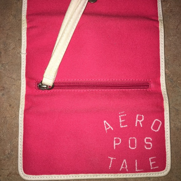 AEROPOSTALE PINK WALLET-WRISTLET IN NEW CONDITION - Picture 5 of 6